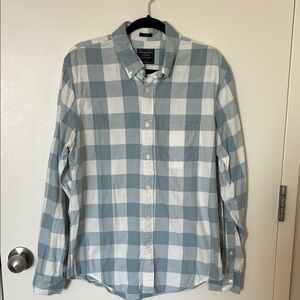 🦄Abercrombie & Fitch Blue and White Plaid Men's Shirt